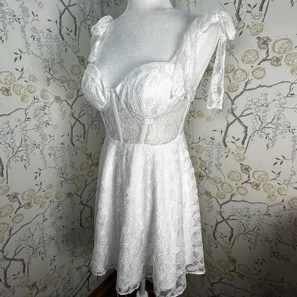 NWT One And Only Collective Cocktail Dress Sz M Lace Corset Top‎ Tie Up Straps - Picture 6 of 10